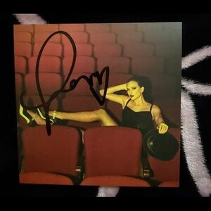 Taylor Swift – The Life of a Showgirl CD + Hand-Signed Photo